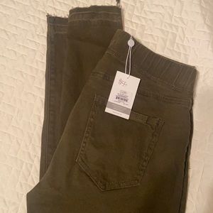 Mud Pie skinnies size small!